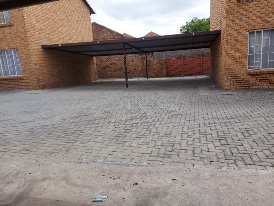 2 Bedroom Property for Sale in Rustenburg Central North West